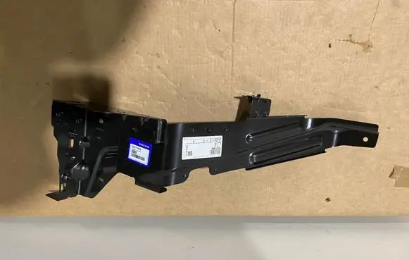 Volvo XC40 Headlight/headlamp mounting bracket 32377056