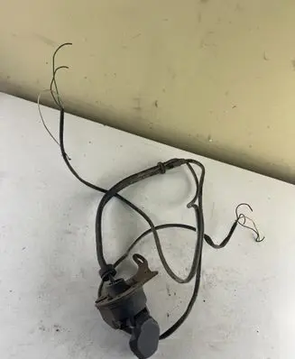 Toyota Hilux (AN10, AN20, AN30) Tow bar electric socket 