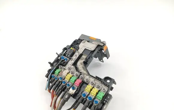 Citroen C4 II Fuse module 9665878180