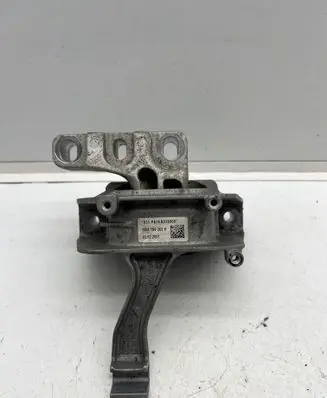 Volkswagen Golf VIII Engine mount bracket 5WA199262 03022021 5WA199262H