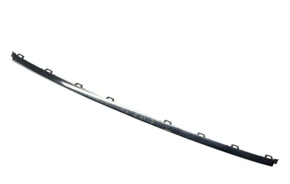 Front bumper splitter molding