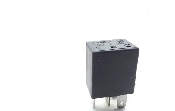 Opel Omega B2 Hazard warning light relay 90229206