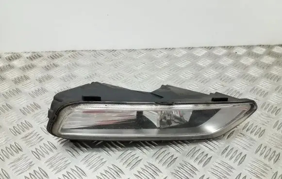 Volkswagen PASSAT B7 Front fog light 3AA