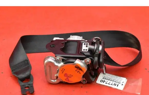 Skoda Octavia Mk3 (5E) Front seatbelt 3066322
