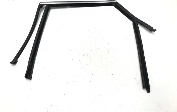 BMW 2 Active Tourer U06 Rubber seal front coupe door window 8496353
