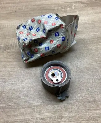 Peugeot 206 Timing belt tensioner pulley 0829C7