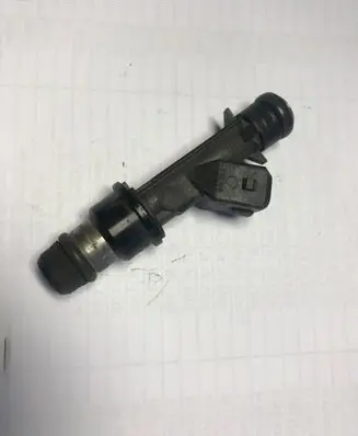 Opel Zafira B Fuel injector 25343299