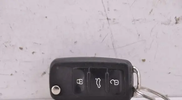 Volkswagen Touran I Ignition key/card 