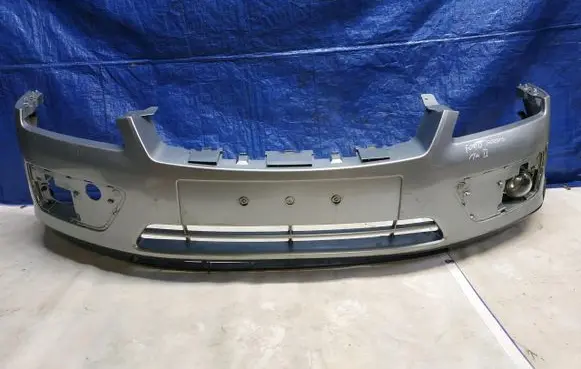 Ford Focus Front bumper 4M5117757