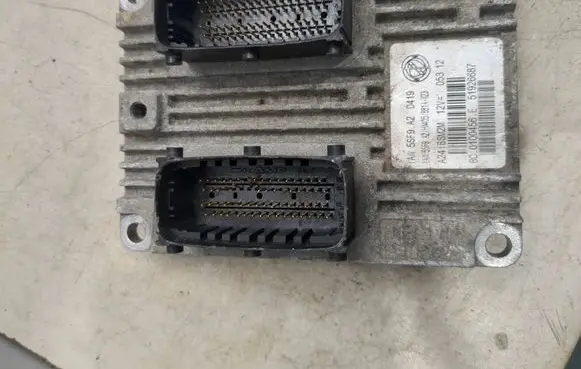 Fiat Punto (199) Engine control unit/module 51926687 Bc0100456E