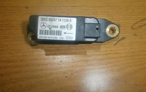 Mercedes-Benz S W220 Airbag deployment crash/impact sensor 2208204426