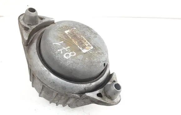 Mercedes-Benz E W212 Engine mount bracket A2122407217