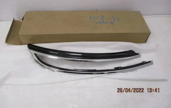 Citroen C4 Cactus Front fog light trim/grill 9824478877