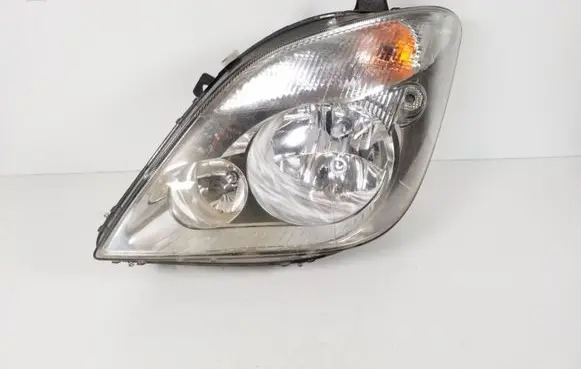 Mercedes-Benz Sprinter W906 Headlight/headlamp A9068200361