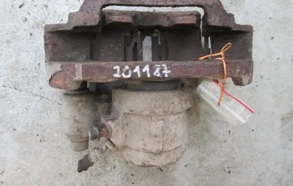 Peugeot 605 Front brake caliper