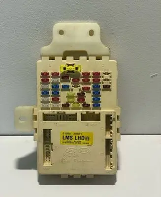 Hyundai ix35 Fuse module 919502S521 AK62888 L1250835