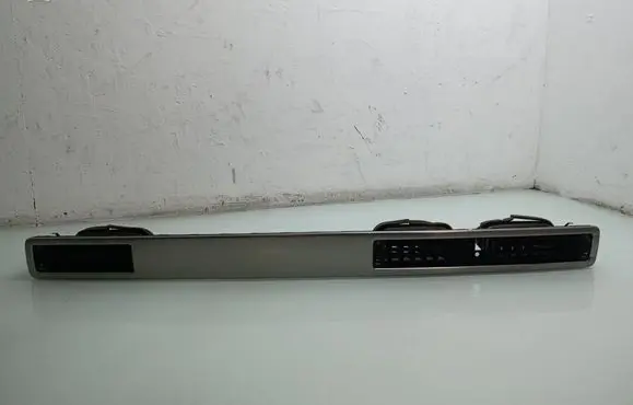 Volvo V70 Dash center air vent grill 30715143