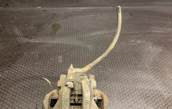 Mercedes-Benz E W211 Rear brake caliper