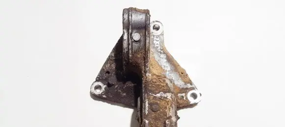 Citroen Xsara Engine mount bracket