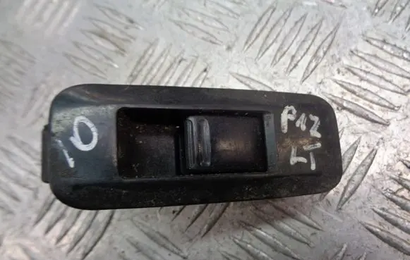 Nissan Primera Quarter vent window switch 25411AV600
