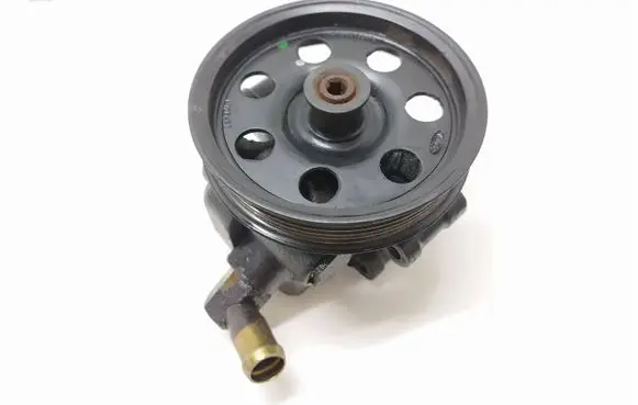 Ford Focus Power steering pump XS4E3A733AC 9MC1512