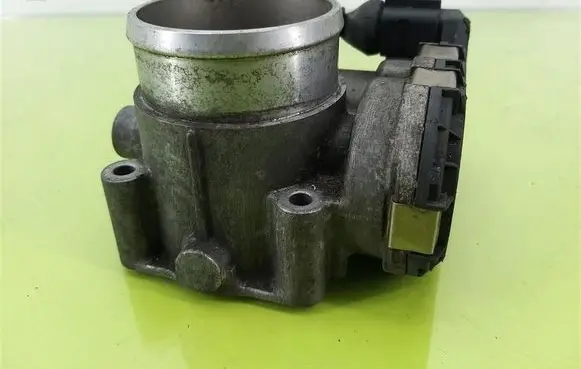 Audi A6 S6 C5 4B Throttle body valve 06B133062B