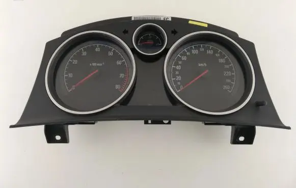 Opel Zafira B Speedometer (instrument cluster) 13239722 KL1637