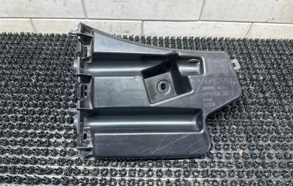 Volvo V60 Front bumper mounting bracket 30796625