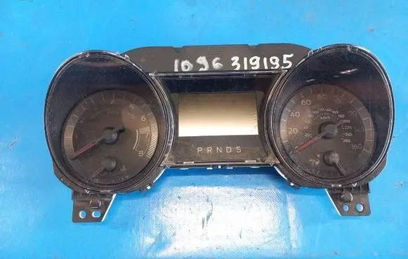 Ford Mustang VI Dashboard KR3Z10849AA
