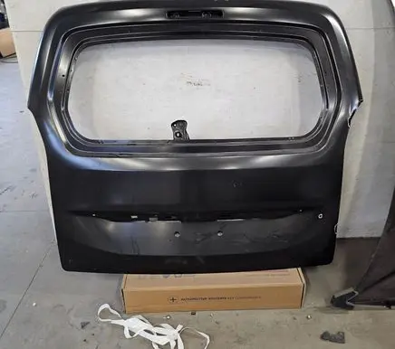 Citroen Berlingo Tailgate/trunk/boot lid 9820436280