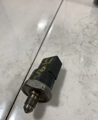 Fuel pressure sensor