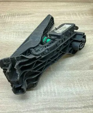 Toyota Yaris Accelerator throttle pedal 1K1723503L
