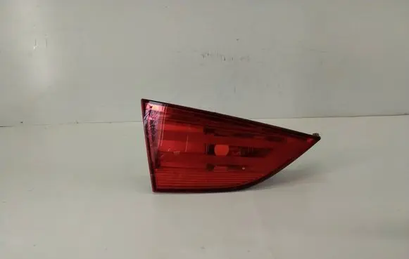 Tailgate rear/tail lights