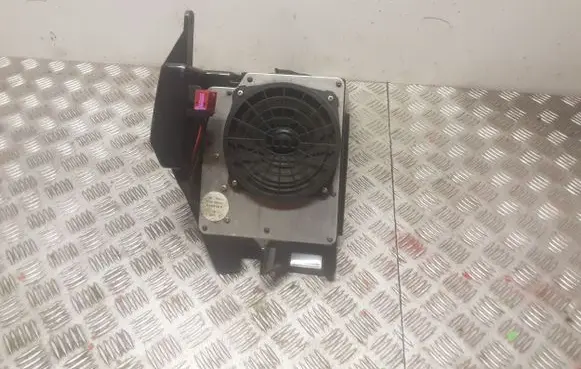 Audi A3 S3 8L Subwoofer speaker 8L0035381G