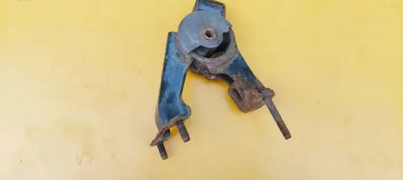 Toyota Corolla Verso E121 Engine mounting bracket 1237133060