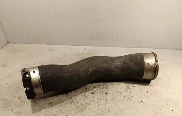BMW 3 F30 F35 F31 Intercooler pipe mounting bracket 