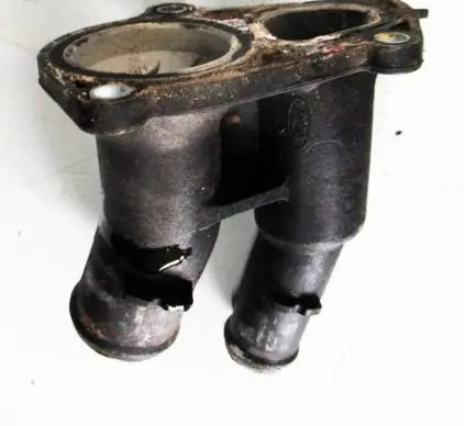 Ford Fiesta Thermostat housing 