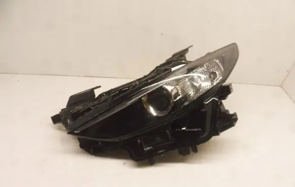Mazda 3 Headlight/headlamp BCJH-51040