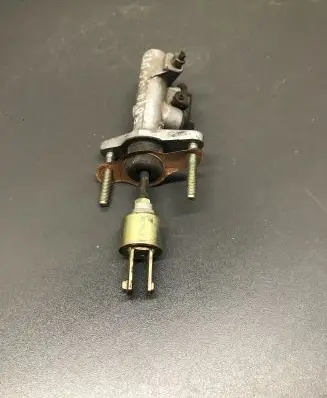 Toyota RAV 4 (XA20) Clutch master cylinder