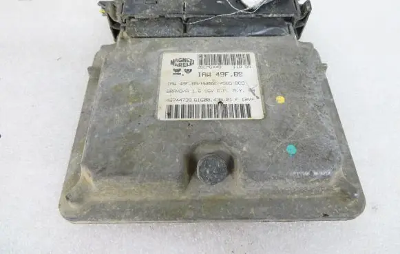 Fiat Bravo - Brava Engine control unit/module 46744739 IAW49FB9 6160043801