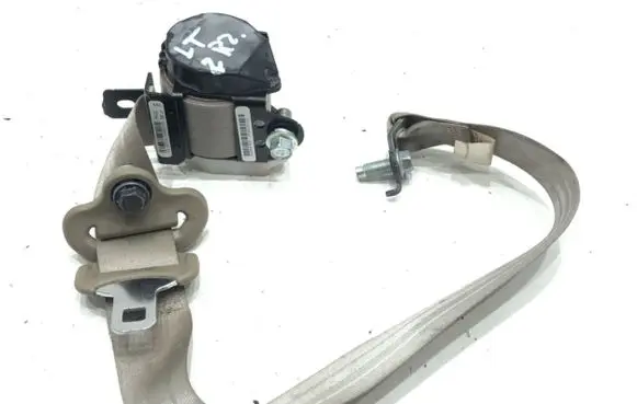 Honda Odyssey Rear seatbelt