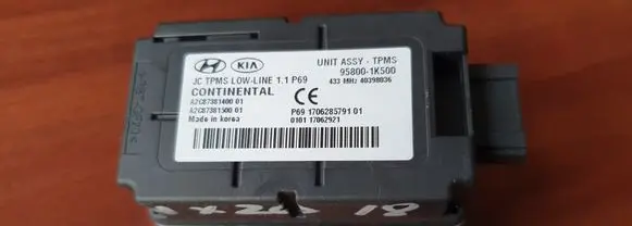 Hyundai ix20 Tire pressure sensor 958001K500