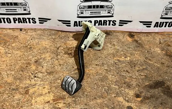 BMW 4 F36 Gran coupe Clutch pedal 6859639