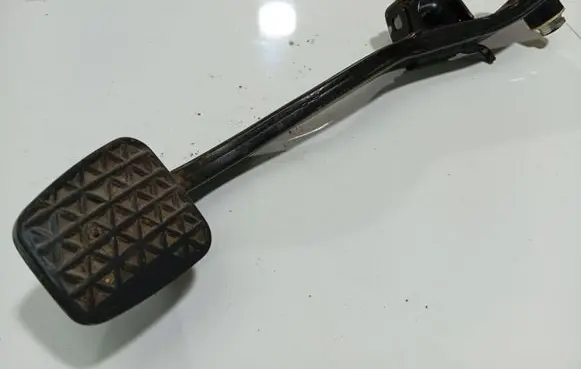 Opel Insignia A Brake pedal 