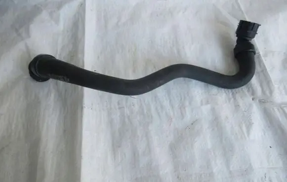Opel Astra K Engine coolant pipe/hose 13373165