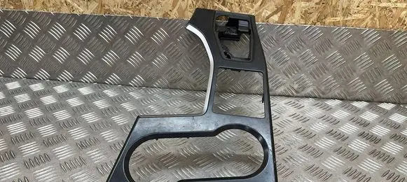 Lexus UX Other center console (tunnel) element 5880476140