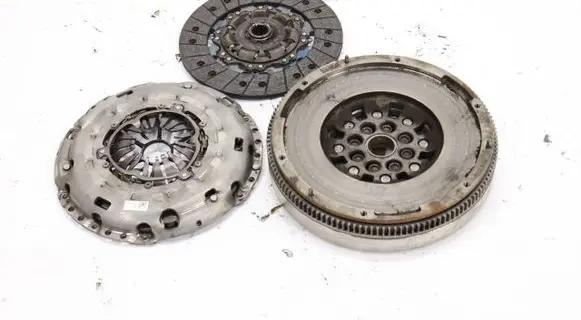 Volkswagen PASSAT B8 Dual mass flywheel 05L105266B