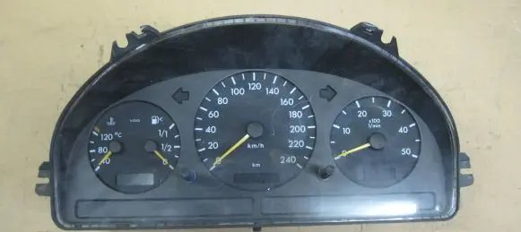 Mercedes-Benz ML W163 Speedometer (instrument cluster) A1635404011