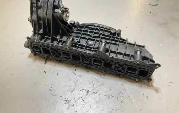 Mercedes-Benz Sprinter W906 Intake manifold A6510900037