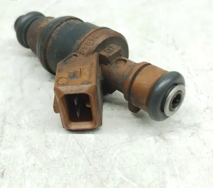 Mercedes-Benz E W124 Fuel injector 0000784949 A0000784949 0280155217